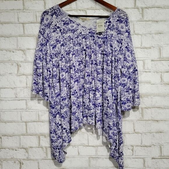 Gimmicks by BKE Trapeze By Buckle Blue Asymmetrical  top - Picture 2 of 9